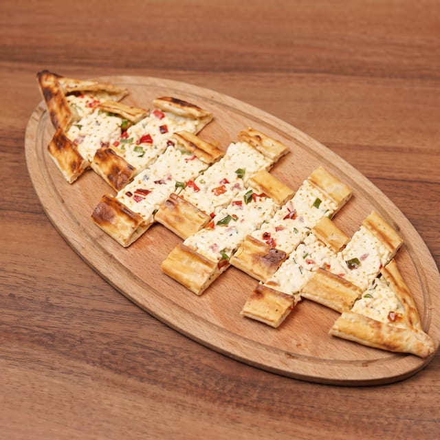 Cheese Pide Vegetable.