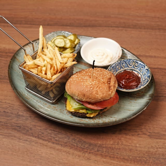 Kids Gal Cheeseburger.
